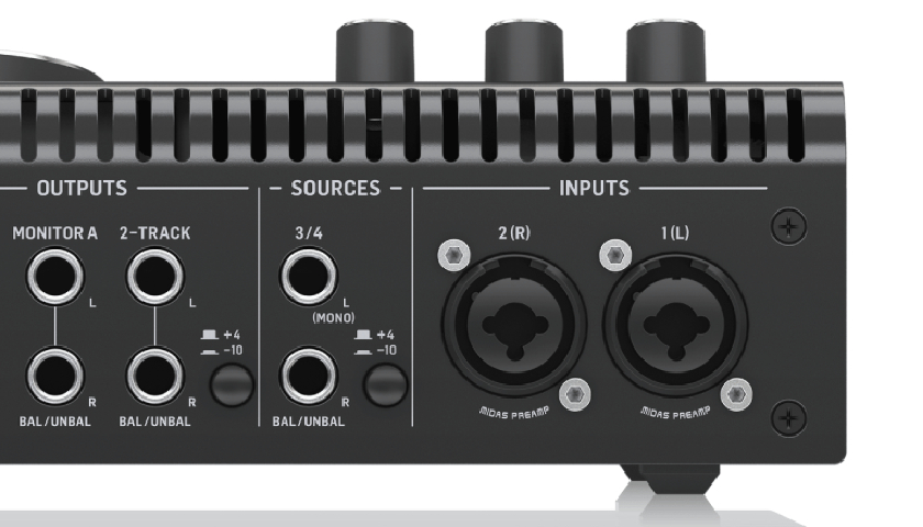 Широкие коммуникационные возможности Behringer Studio L 